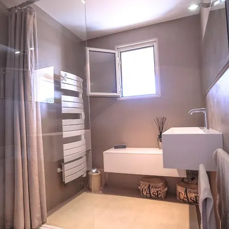 Merimee Apartment
